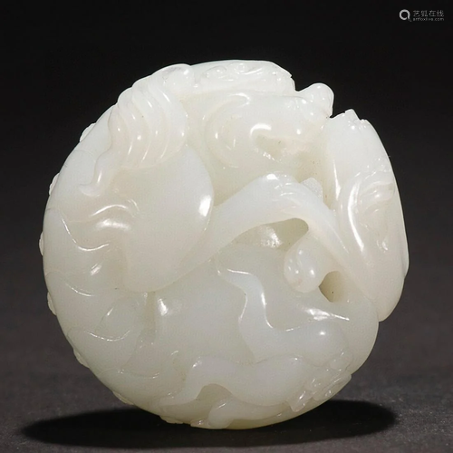 CHINESE HETIAN JADE HAND PIECE WITH CARVED 'AUSPICIOUS BEAST...