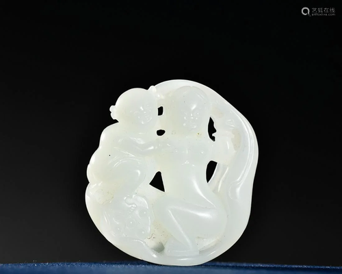 CHINESE HETIAN JADE HAND PIECE WITH CARVED 'FIGURE STORY'