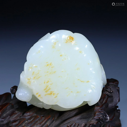 CHINESE HETIAN JADE LOTUS POD