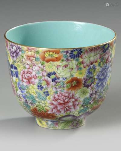 A CHINESE FAMILLE-ROSE 'MILLE-FLEURS' CUP, 19TH/20TH CENTURY