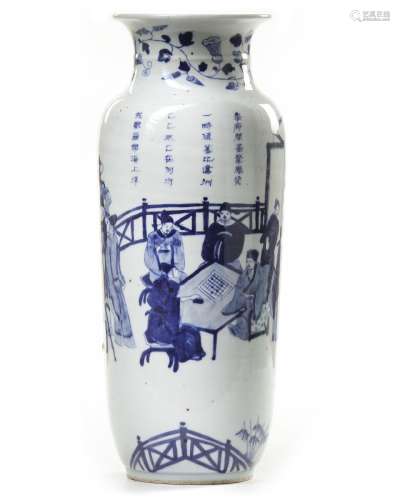 A CHINESE BLUE AND WHITE VASE, QING DYNASTY (1644-1911)