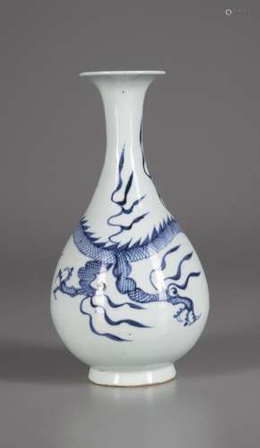 A CHINESE BLUE AND WHITE DRAGON VASE, QING DYNASTY (1644-191...