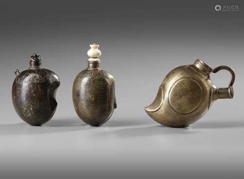 THREE MUGHAL BRONZE GUNPOWDER HOLDERS, EARLY 20TH CENTURY