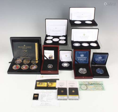 A large collection of modern commemorative coins and medalli...