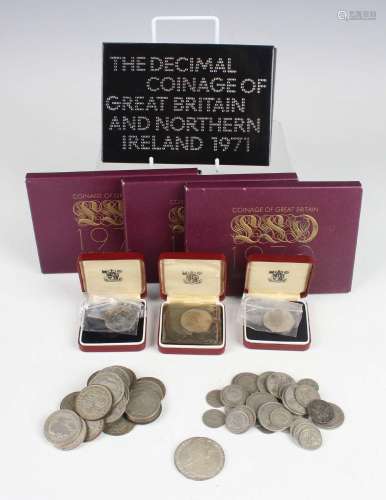 A group of pre-1947 British coinage, including half-crowns, ...
