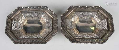 A pair of late Victorian silver canted rectangular bonbon di...