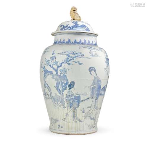 A LARGE CHINESE BLUE AND WHITE VASE AND COVER 18th century