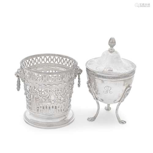 A CONTINENTAL COVERED VASE 19th century, indistinct marks  (...
