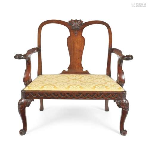 【TP】AN IRISH GEORGE II AND LATER MAHOGANY SETTEE