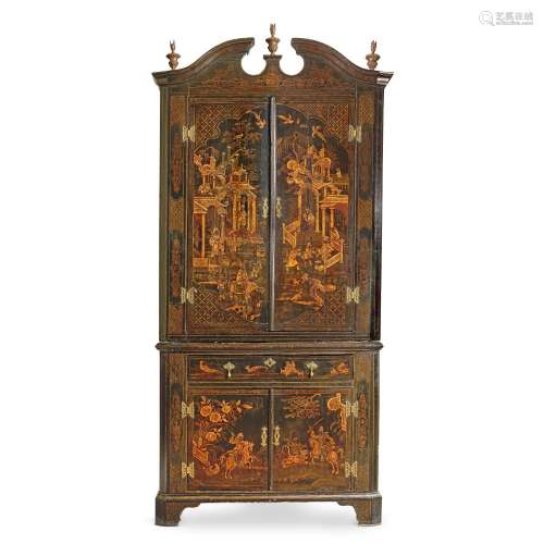 【TP】A GEORGE II BLACK AND GILT JAPANNED CORNER CABINET