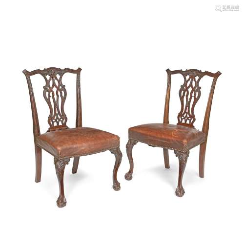【TP】A PAIR OF GEORGE III STYLE SIDE CHAIRS19th century (2)