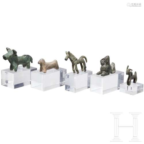 Five Asian animal figures made of bronze