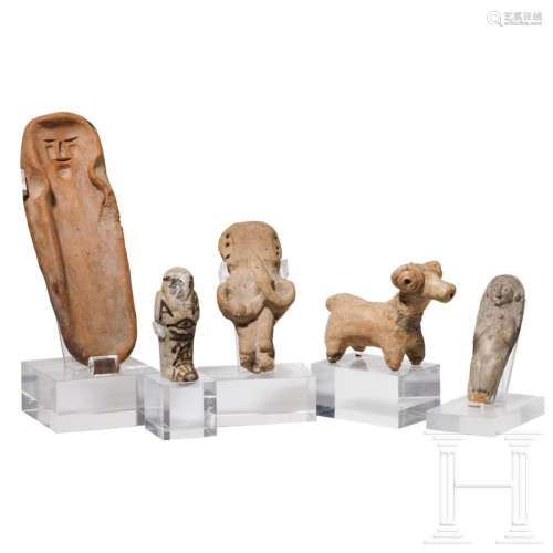 Four Asian terracotta figures and a small Egyptian Uschebti,...