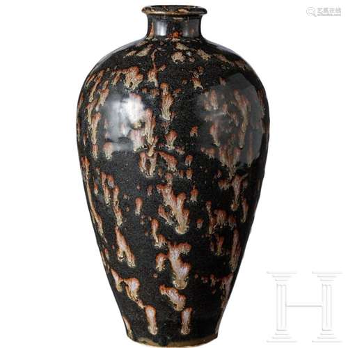 A very rare Jizhou Meiping vase with tortoiseshell glaze, pr...