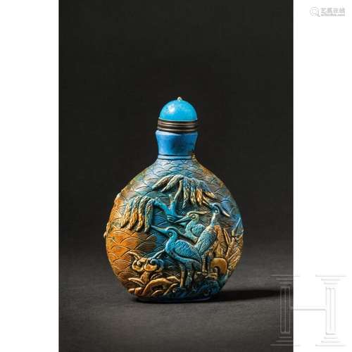 A cobalt blue Chinese snuff bottle, 20th century