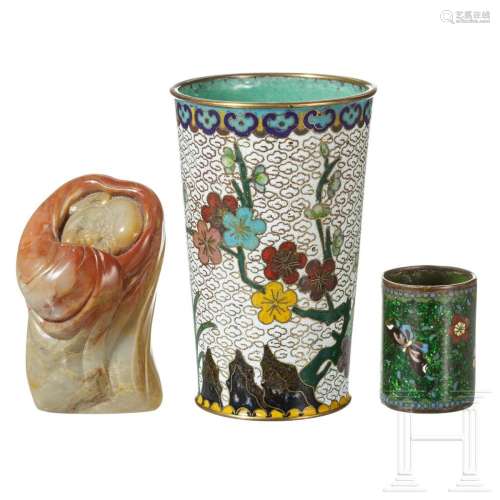 Two cloisonné beakers and a jade budai, Japanese/Chinese, 20...