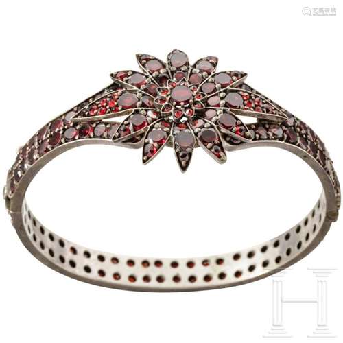 A silver and garnet bracelet, circa 1900