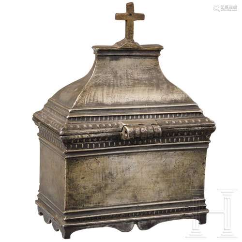 A French pewter chrismatorium, 17th century