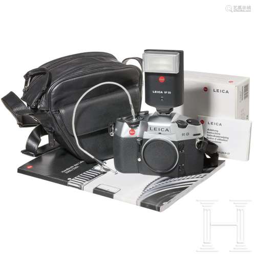 Body Leica R8, with flash Leica SF 20, Leica leather carryin...