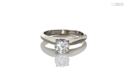 10K GOLD DIAMOND SOLITAIRE RING AND BAND RING, 9g
