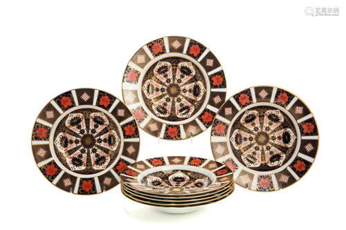 EIGHT ROYAL CROWN DERBY IMARI SOUP BOWLS