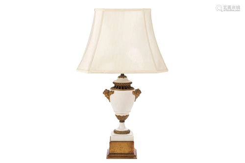 WHITE MARBLE & BRONZE MOUNTED TABLE LAMP