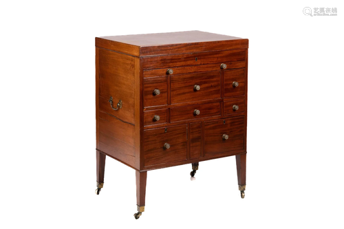 GEORGE III ENGLISH MAHOGANY DRESSING TABLE