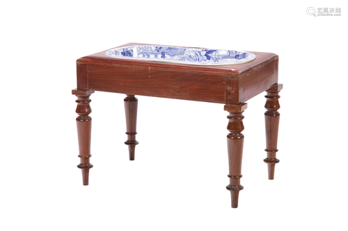 SMALL ENGLISH MAHOGANY BENCH / BASIN