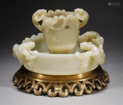 Chinese Qing Dynasty White Jade Chilong Cup