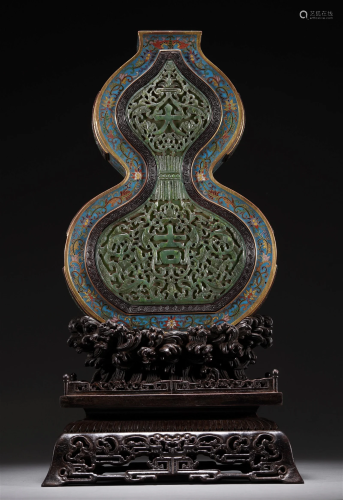Chinese Qing Dynasty Enamel Inlaid Green Jade Gourd Vase