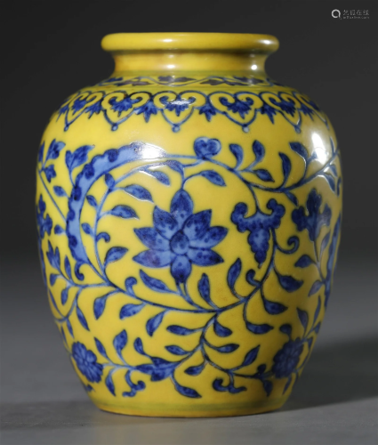 Chinese Qing Dynasty Yellow Ground Blue and White Lotus Jar