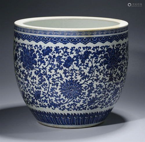 Chinese Qing Large Blue and White Flower Pattern Jardiniere