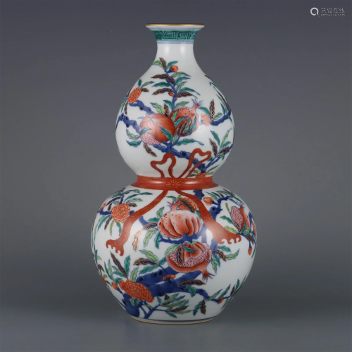 A Fine Blue and White and Color Gourd Vase