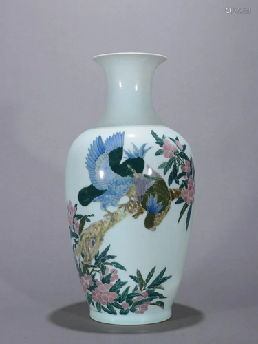 A Finely Wucai 'Flowers and Birds' Vase