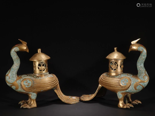 A Pair of Top and Rare Gilt-bronze Inlaid Turquoise Lanterns