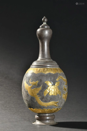 A Fine Gilt-silver Phoenix Pattern Bottle