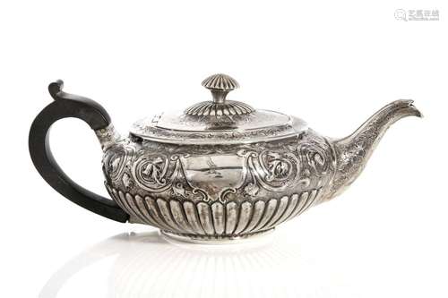 GEORGE III ENGLISH SILVER TEAPOT, 696g