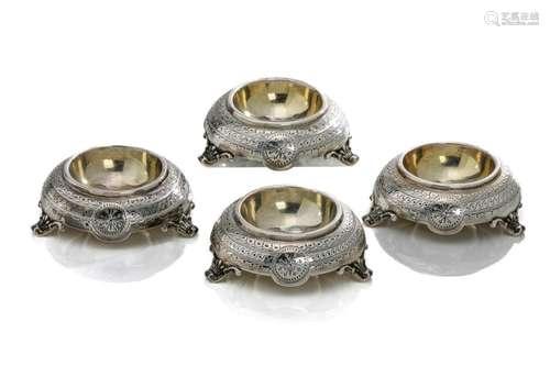 FOUR VICTORIAN ENGLISH SILVER SALTS, 133g