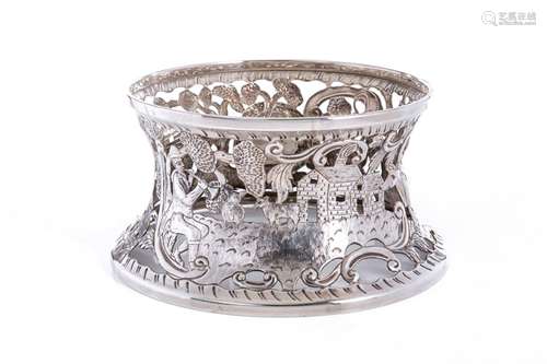 EDWARDIAN IRISH SILVER DISH RING, 357g