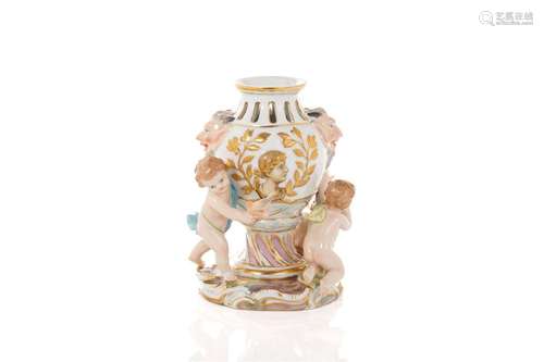 MEISSEN PORCELAIN VASE WITH PUTTI