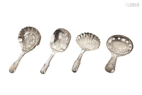 FOUR ENGLISH SILVER TEA CADDY SPOONS, 23g