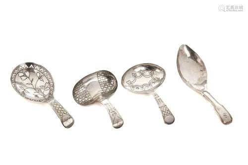 FOUR ENGLISH GEORGE III SILVER CADDY SPOONS, 32g