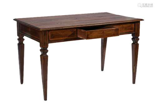 18th C CONTINENTAL WALNUT TABLE