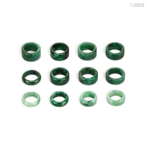 A collection of 12 jadeite rings, 20th century 二十世纪 天然...