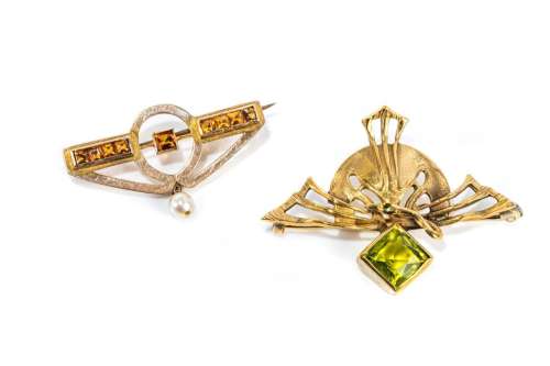 TWO ART NOUVEAU GOLD BROOCHES