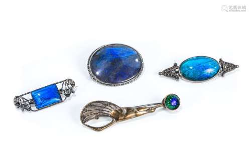 THREE ART NOUVEAU BUTTERFLY WING BROOCHES, 26g