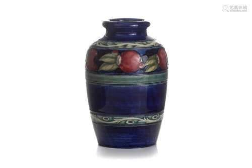 MOORCROFT BANDED POMEGRANATE POTTERY VASE