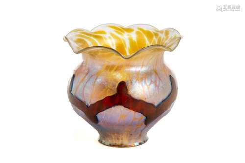 ATTRIBUTED TO LOETZ GLASS IRIDESCENT SHADE