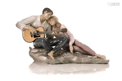 LLADRO PORCELAIN OUR SONG COUPLE FIGURAL GROUP