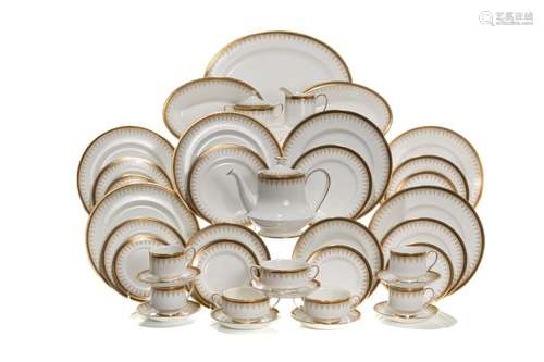 61 PCS ENGLISH PARAGON PORCELAIN DINNER SERVICE